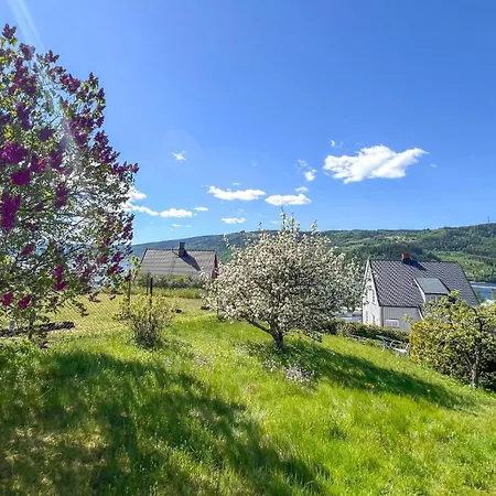 Appartement Lovely In *